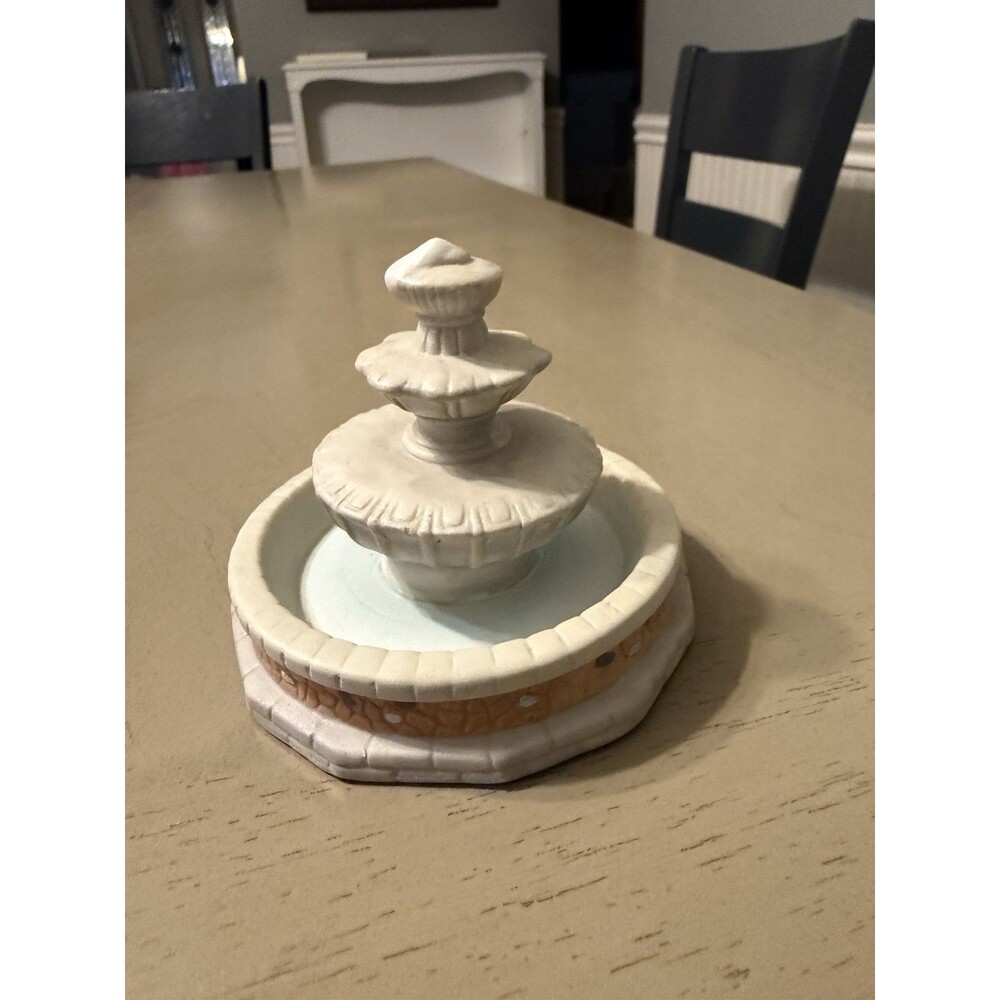 Dickens Keepsake Porcelain Fountain - Christmas Village - Vintage - w/box